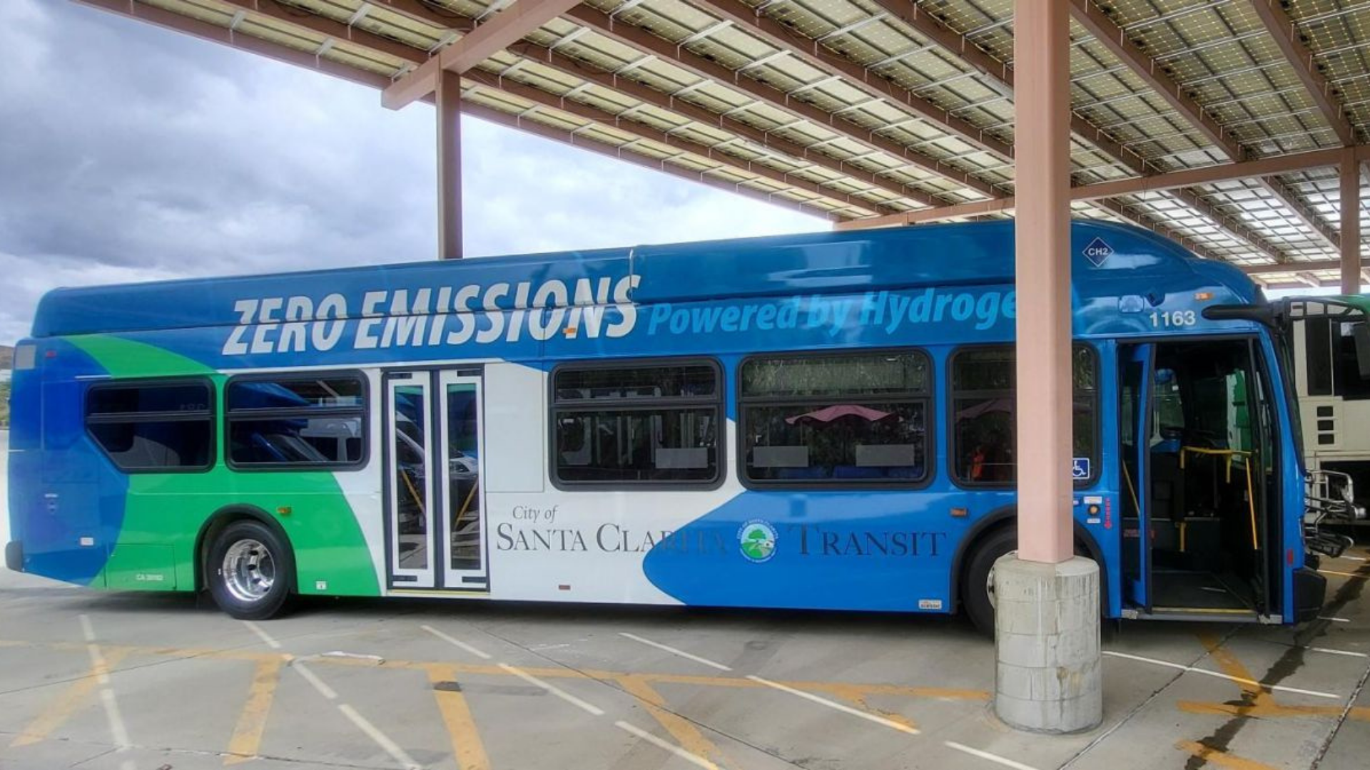 Santa Clarita drives zero-emission transit with Ballard-powered FCEBs